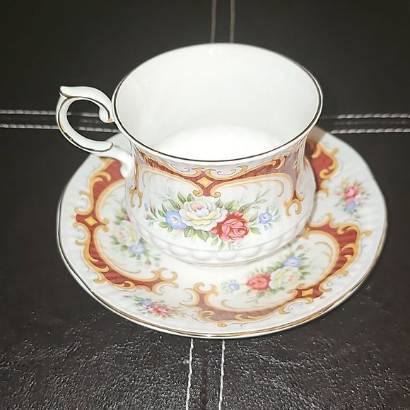 Queen’s Rosina Cup & Saucer Vintage Fine Bone China England - Picture 7 of 8